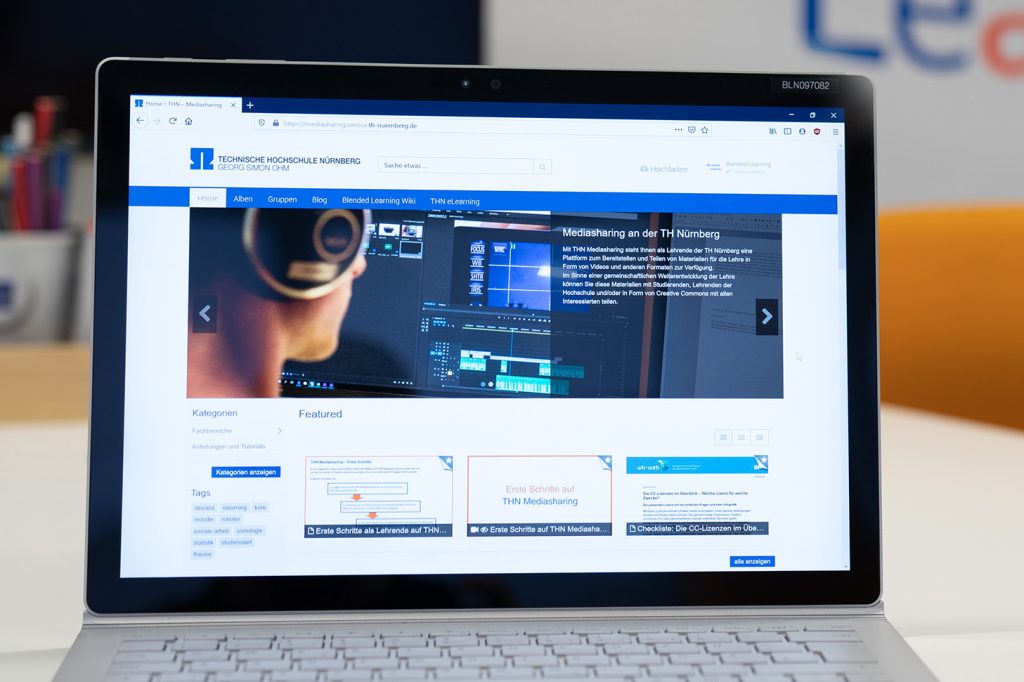 Plattform THN Mediasharing auf Laptop-Bildschirm